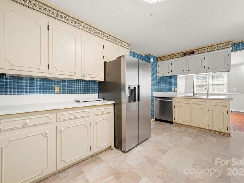 205 Gaston Avenue, Bessemer City, NC 28016.  MLS# CAR4296266, YatesRealty ID 34504. 