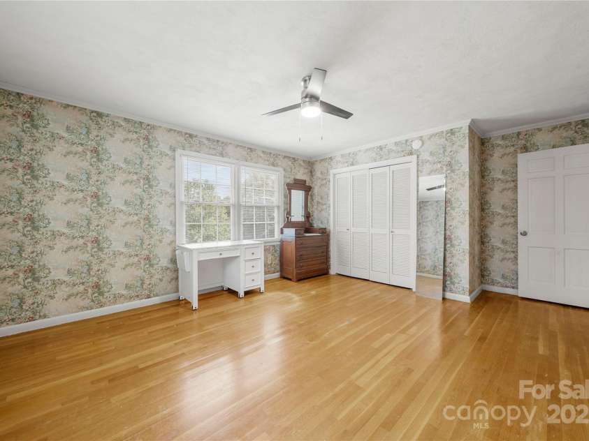 205 Gaston Avenue, Bessemer City, NC 28016.  MLS# CAR4296266, YatesRealty ID 34504. 