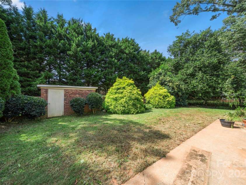 205 Gaston Avenue, Bessemer City, NC 28016.  MLS# CAR4296266, YatesRealty ID 34504. 