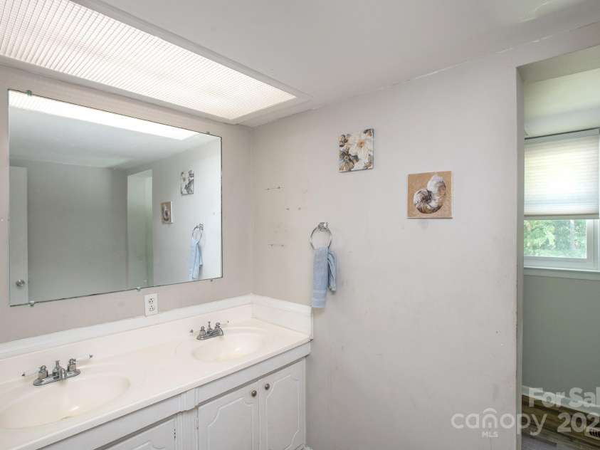 129 Woodland Drive, Havelock, NC 28532.  MLS# CAR4296615, YatesRealty ID 34506. 