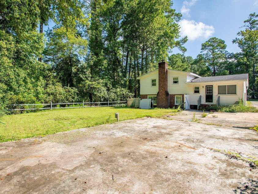 129 Woodland Drive, Havelock, NC 28532.  MLS# CAR4296615, YatesRealty ID 34506. 