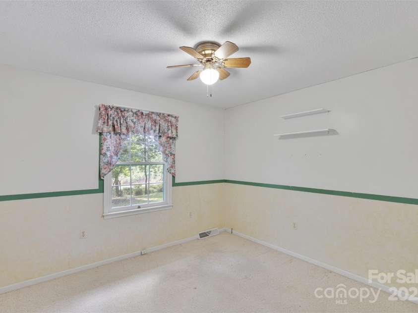 823 Rabbit Run, Chester, SC 29706.  MLS# CAR4295968, YatesRealty ID 34507. 