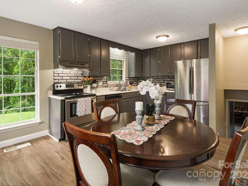 102 Aycock Street, Black Mountain, NC 28711.  MLS# CAR4291780, YatesRealty ID 34508. 