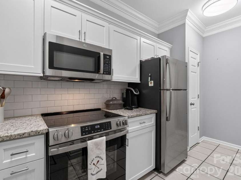 756 Southwest Drive, Davidson, NC 28036.  MLS# CAR4399125, YatesRealty ID 34508. 
