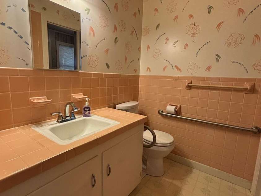 150 Old Georgia Road, Statesville, NC 28625.  MLS# CAR4324519, YatesRealty ID 3451. 