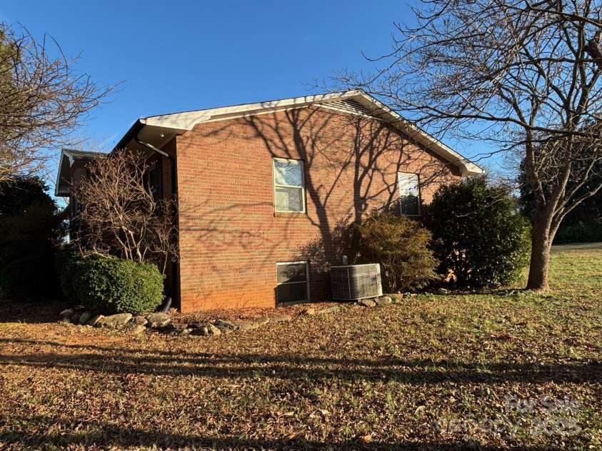 150 Old Georgia Road, Statesville, NC 28625.  MLS# CAR4324519, YatesRealty ID 3451. Side view