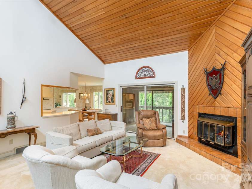 1 Westridge Court, Hendersonville, NC 28791.  MLS# CAR4295596, YatesRealty ID 34510. 