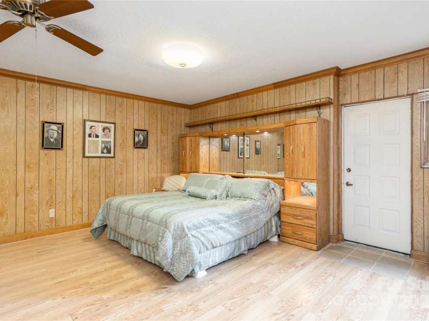 1 Westridge Court, Hendersonville, NC 28791.  MLS# CAR4295596, YatesRealty ID 34510. 