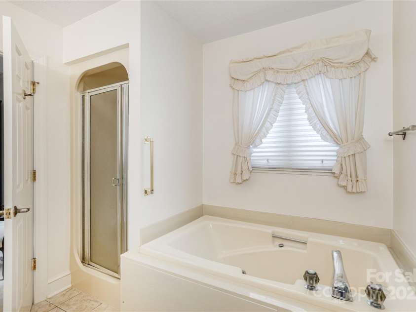 1 Westridge Court, Hendersonville, NC 28791.  MLS# CAR4330614, YatesRealty ID 34510. 