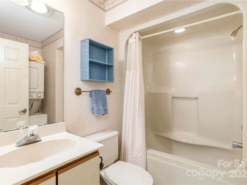 1 Westridge Court, Hendersonville, NC 28791.  MLS# CAR4330614, YatesRealty ID 34510. 