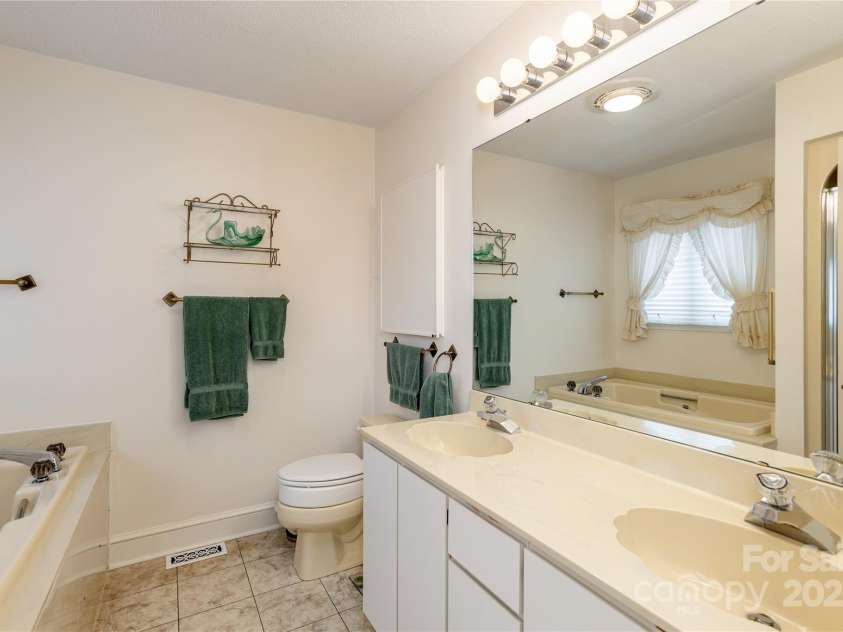 1 Westridge Court, Hendersonville, NC 28791.  MLS# CAR4330614, YatesRealty ID 34510. 