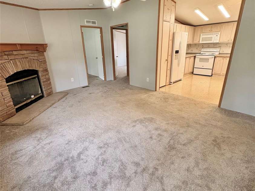 5422 Wrenn Drive, Catawba, NC 28037.  MLS# CAR4399094, YatesRealty ID 34511. Living Room