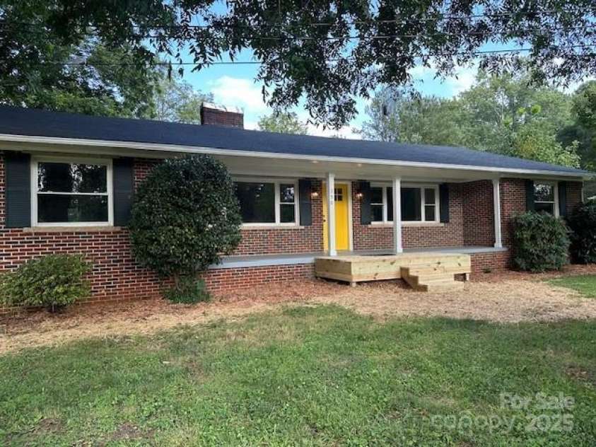 3050 Wilkesboro Highway, Statesville, NC 28625.  MLS# CAR4290820, YatesRealty ID 34512. 