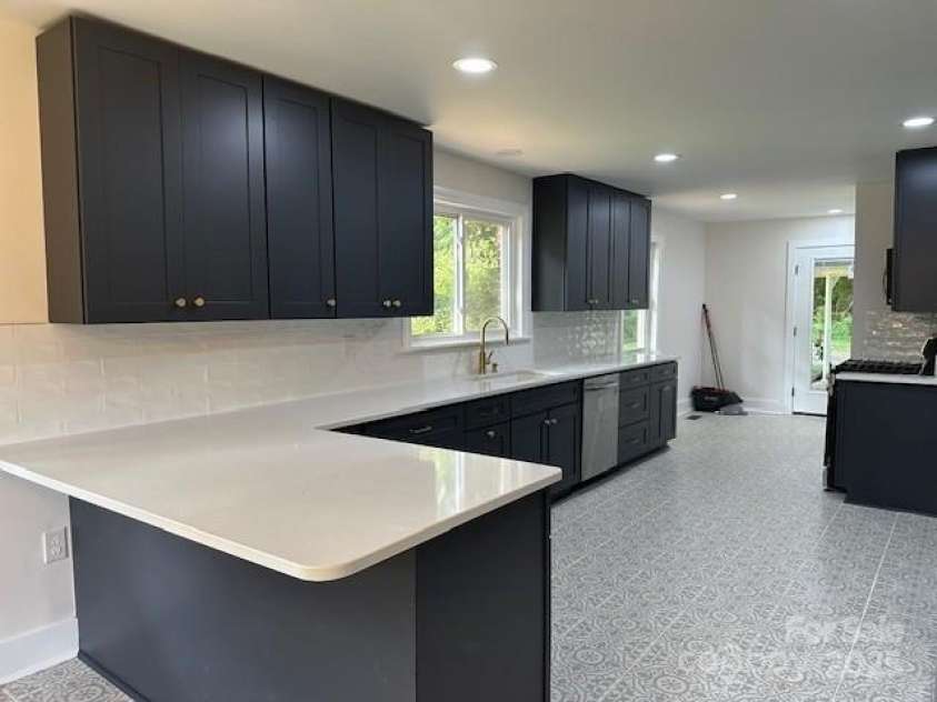 3050 Wilkesboro Highway, Statesville, NC 28625.  MLS# CAR4290820, YatesRealty ID 34512. 