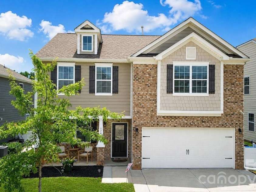 179 Atwater Landing Drive, Mooresville, NC 28117.  MLS# CAR4395964, YatesRealty ID 34513. 