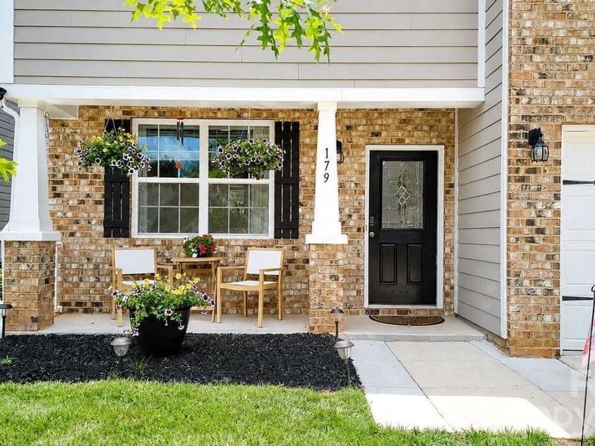 179 Atwater Landing Drive, Mooresville, NC 28117.  MLS# CAR4395964, YatesRealty ID 34513. 