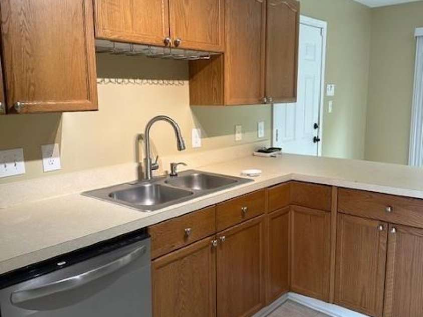 2113 Ballingarry Drive, Statesville, NC 28625.  MLS# CAR4277478, YatesRealty ID 34513. 