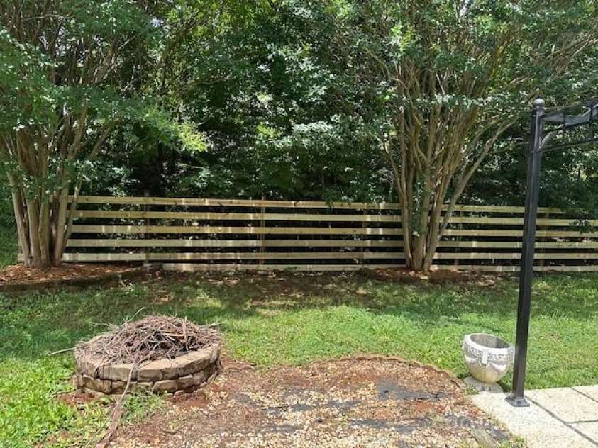 2113 Ballingarry Drive, Statesville, NC 28625.  MLS# CAR4277478, YatesRealty ID 34513. 