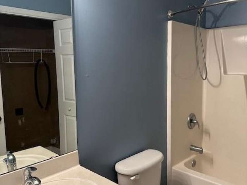 2113 Ballingarry Drive, Statesville, NC 28625.  MLS# CAR4277478, YatesRealty ID 34513. Secondary full bath