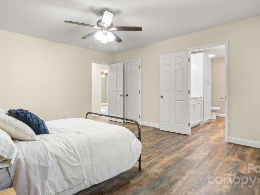 5554 Hillsdale Drive, Fort Lawn, SC 29714.  MLS# CAR4269633, YatesRealty ID 34514. Primary Bedroom