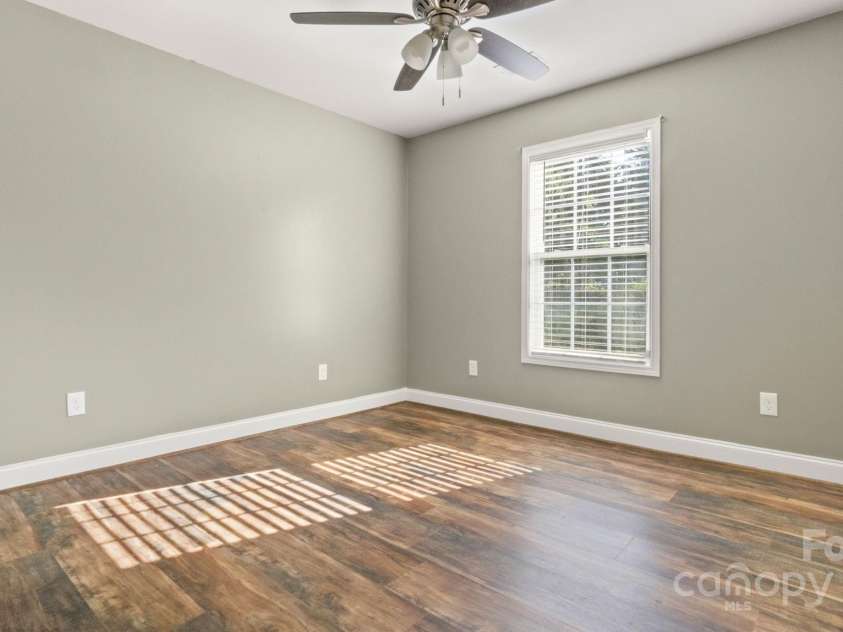5554 Hillsdale Drive, Fort Lawn, SC 29714.  MLS# CAR4269633, YatesRealty ID 34514. Third Bedroom