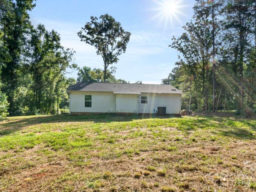 5554 Hillsdale Drive, Fort Lawn, SC 29714.  MLS# CAR4269633, YatesRealty ID 34514. Yard