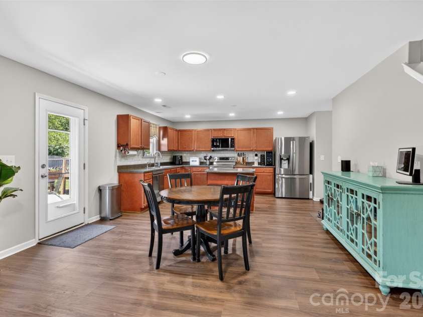 1200 Catawba Run, Lowell, NC 28098.  MLS# CAR4392613, YatesRealty ID 34515. Kitchen