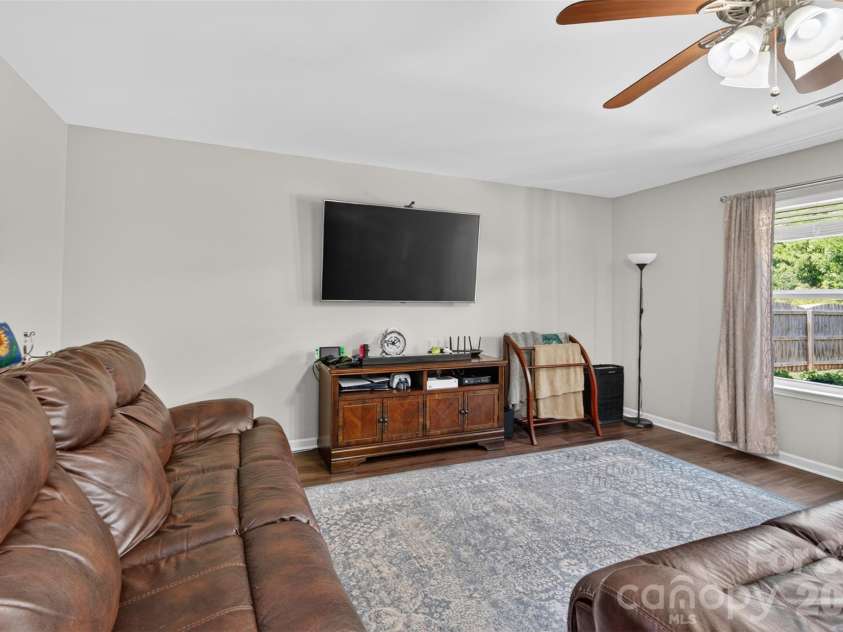1200 Catawba Run, Lowell, NC 28098.  MLS# CAR4392613, YatesRealty ID 34515. Living Room