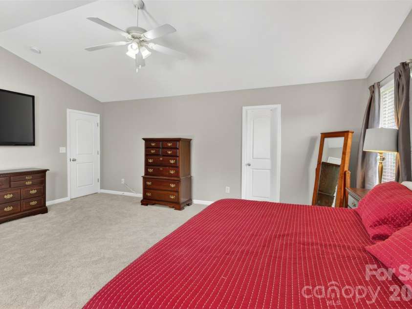 1200 Catawba Run, Lowell, NC 28098.  MLS# CAR4392613, YatesRealty ID 34515. Primary Bed