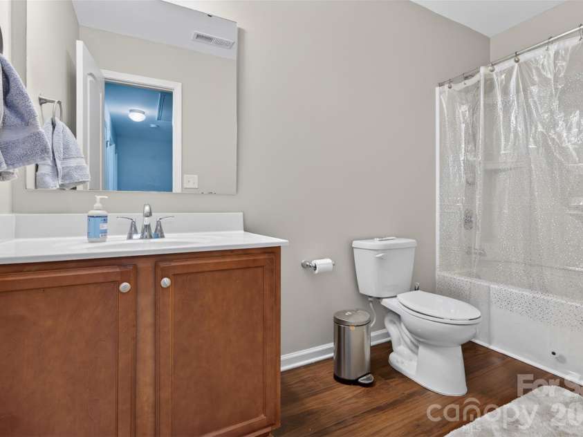 1200 Catawba Run, Lowell, NC 28098.  MLS# CAR4392613, YatesRealty ID 34515. Shared bath