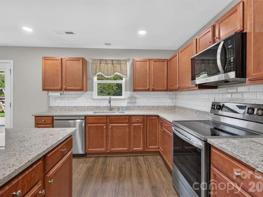 1200 Catawba Run, Lowell, NC 28098.  MLS# CAR4426073, YatesRealty ID 34515. 
