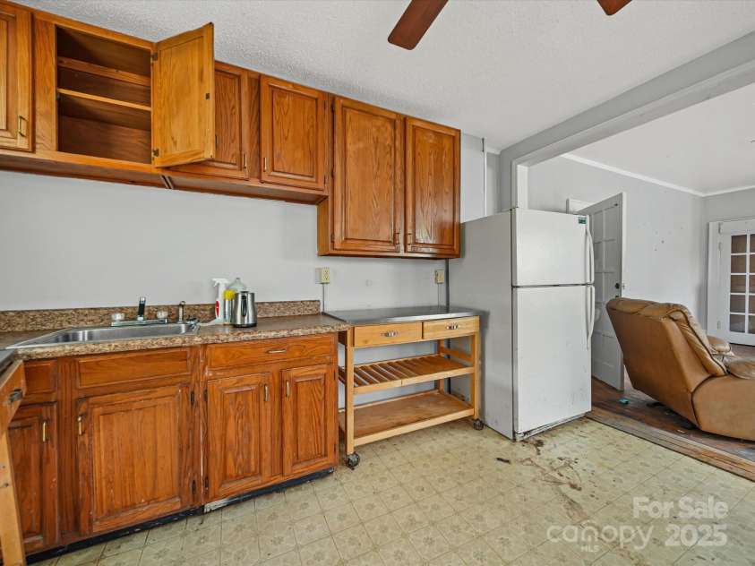 324 Park Avenue, Rock Hill, SC 29730.  MLS# CAR4292742, YatesRealty ID 34516. 