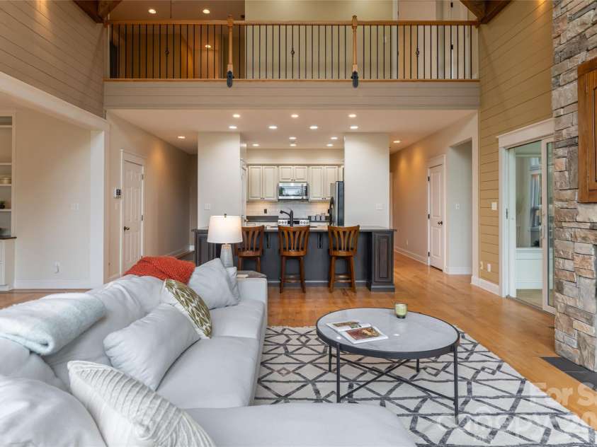 33 Bridle Path Drive, Barnardsville, NC 28709.  MLS# CAR4378002, YatesRealty ID 34516. 