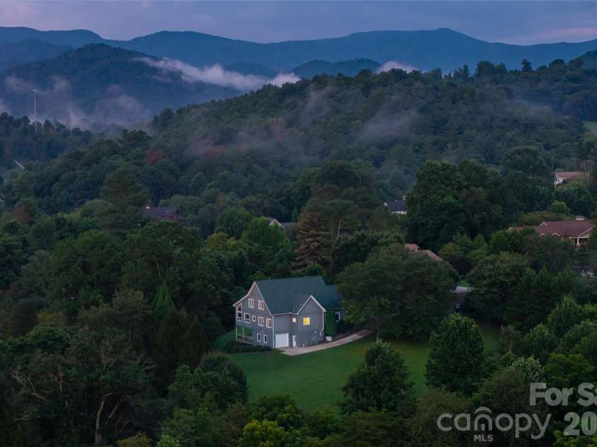 33 Bridle Path Drive, Barnardsville, NC 28709.  MLS# CAR4378002, YatesRealty ID 34516. Blue Ridge Mountain views, and unforgettable sunset and sunrise views