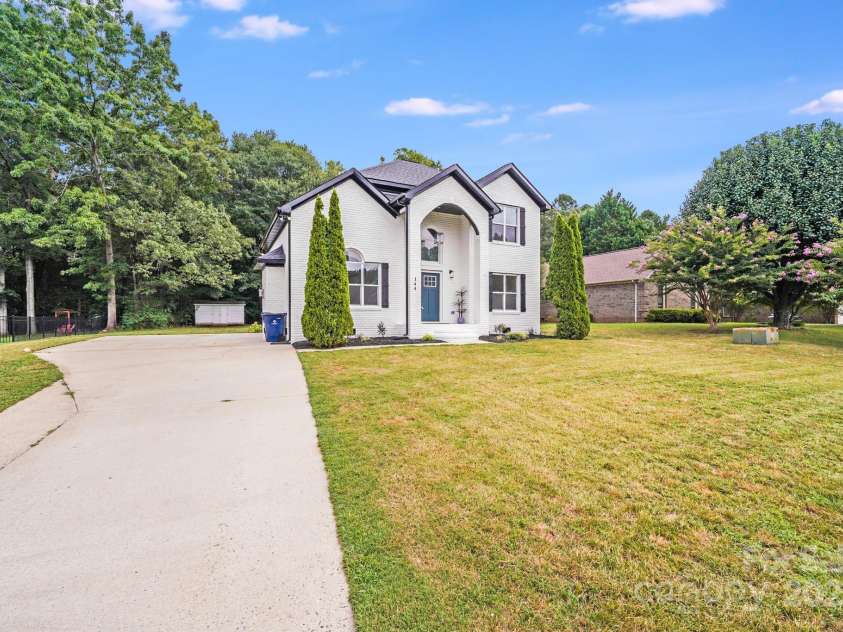 144 Walking Horse Run, Stanley, NC 28164.  MLS# CAR4288143, YatesRealty ID 34517. 