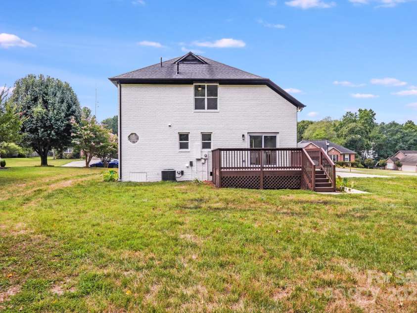 144 Walking Horse Run, Stanley, NC 28164.  MLS# CAR4288143, YatesRealty ID 34517. 