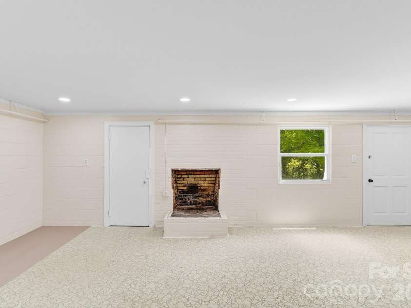 629 Bailey Street, Mars Hill, NC 28754.  MLS# CAR4397474, YatesRealty ID 34517. 