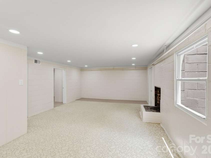 629 Bailey Street, Mars Hill, NC 28754.  MLS# CAR4397474, YatesRealty ID 34517. 