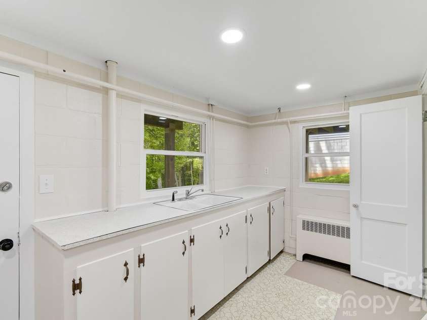 629 Bailey Street, Mars Hill, NC 28754.  MLS# CAR4397474, YatesRealty ID 34517. 
