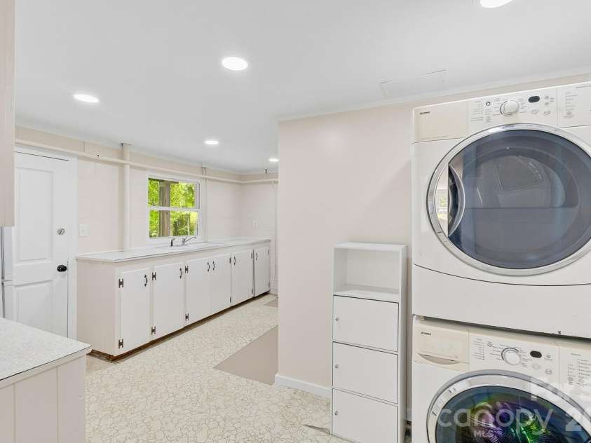 629 Bailey Street, Mars Hill, NC 28754.  MLS# CAR4397474, YatesRealty ID 34517. 