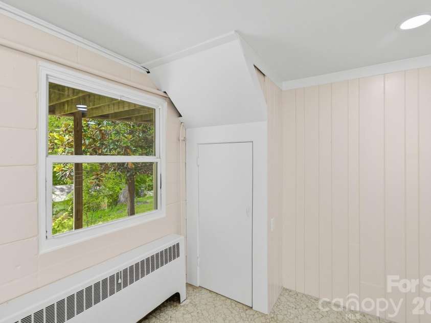 629 Bailey Street, Mars Hill, NC 28754.  MLS# CAR4397474, YatesRealty ID 34517. 