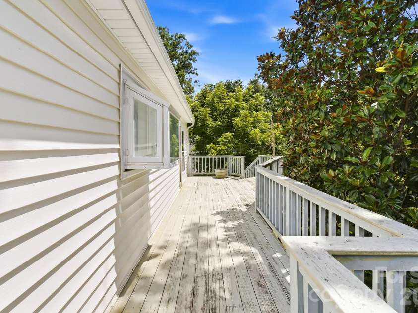 629 Bailey Street, Mars Hill, NC 28754.  MLS# CAR4397474, YatesRealty ID 34517. 