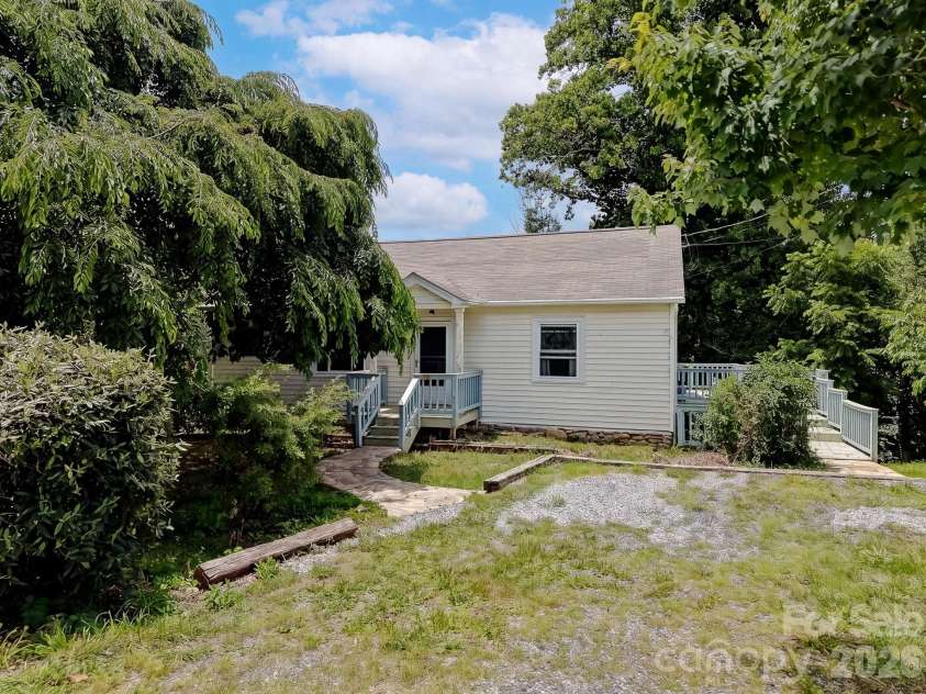 629 Bailey Street, Mars Hill, NC 28754.  MLS# CAR4397474, YatesRealty ID 34517. 