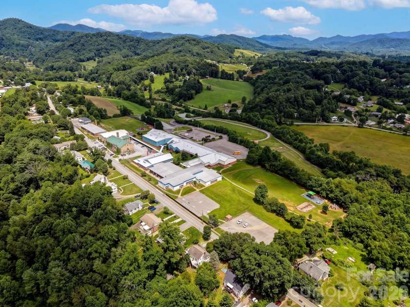 629 Bailey Street, Mars Hill, NC 28754.  MLS# CAR4397474, YatesRealty ID 34517. 