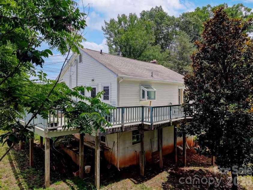 629 Bailey Street, Mars Hill, NC 28754.  MLS# CAR4397474, YatesRealty ID 34517. 