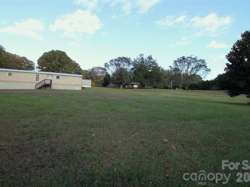 2327 Rufus Ratchford Road, Gastonia, NC 28056.  MLS# CAR4393506, YatesRealty ID 34518. 