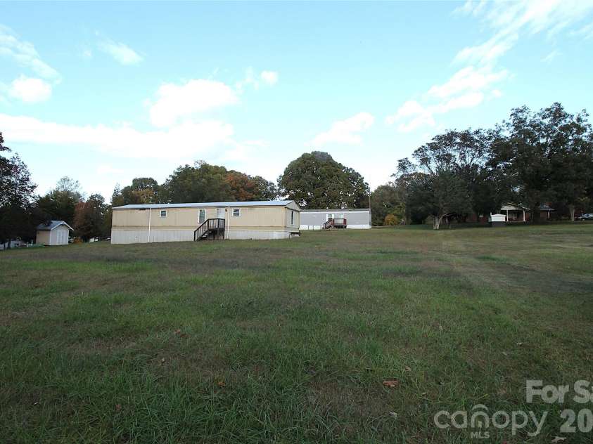 2327 Rufus Ratchford Road, Gastonia, NC 28056.  MLS# CAR4393506, YatesRealty ID 34518. 