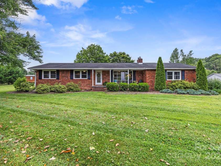 242 Pattys Chapel Road, Fletcher, NC 28732.  MLS# CAR4264130, YatesRealty ID 34519. 