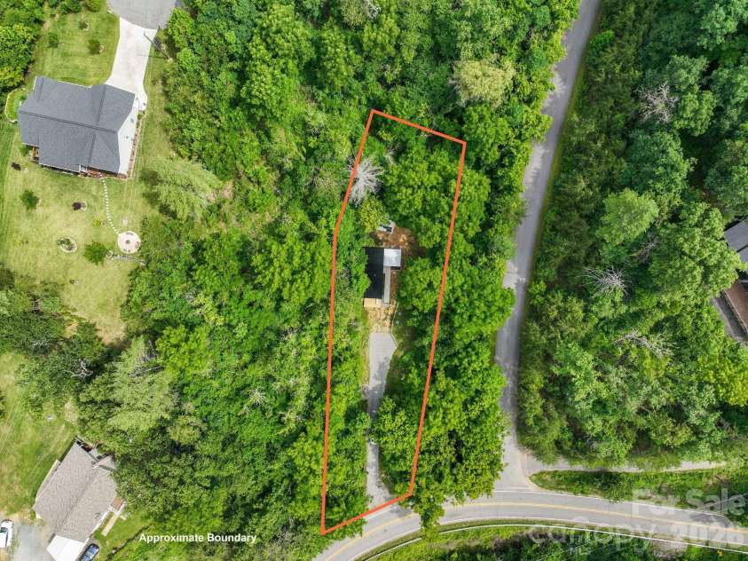 345 MONTICELLO Road, Weaverville, NC 28787.  MLS# CAR4395937, YatesRealty ID 34519. 