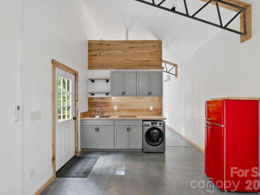 345 MONTICELLO Road, Weaverville, NC 28787.  MLS# CAR4395937, YatesRealty ID 34519. Kitchen